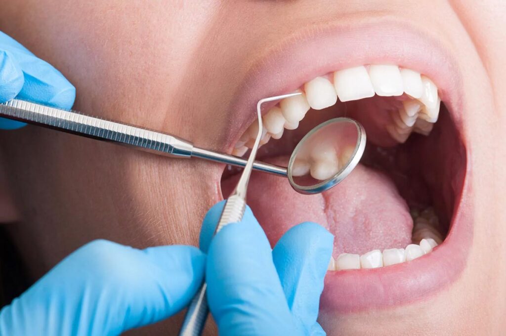 women's dental check up