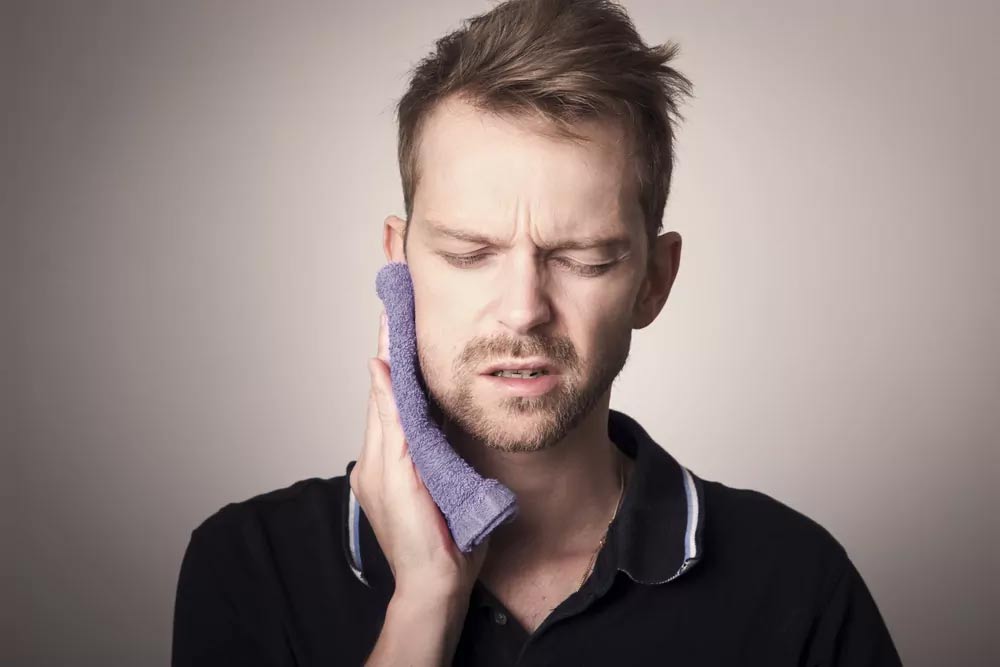Tooth ache of a man